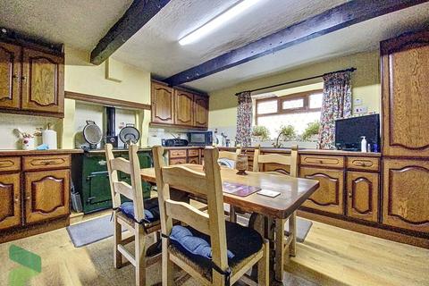 65 Blacksnape Road, Hoddlesden, Darwen, BB3 3PN
