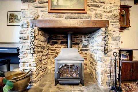 65 Blacksnape Road, Hoddlesden, Darwen, BB3 3PN