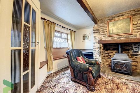 65 Blacksnape Road, Hoddlesden, Darwen, BB3 3PN