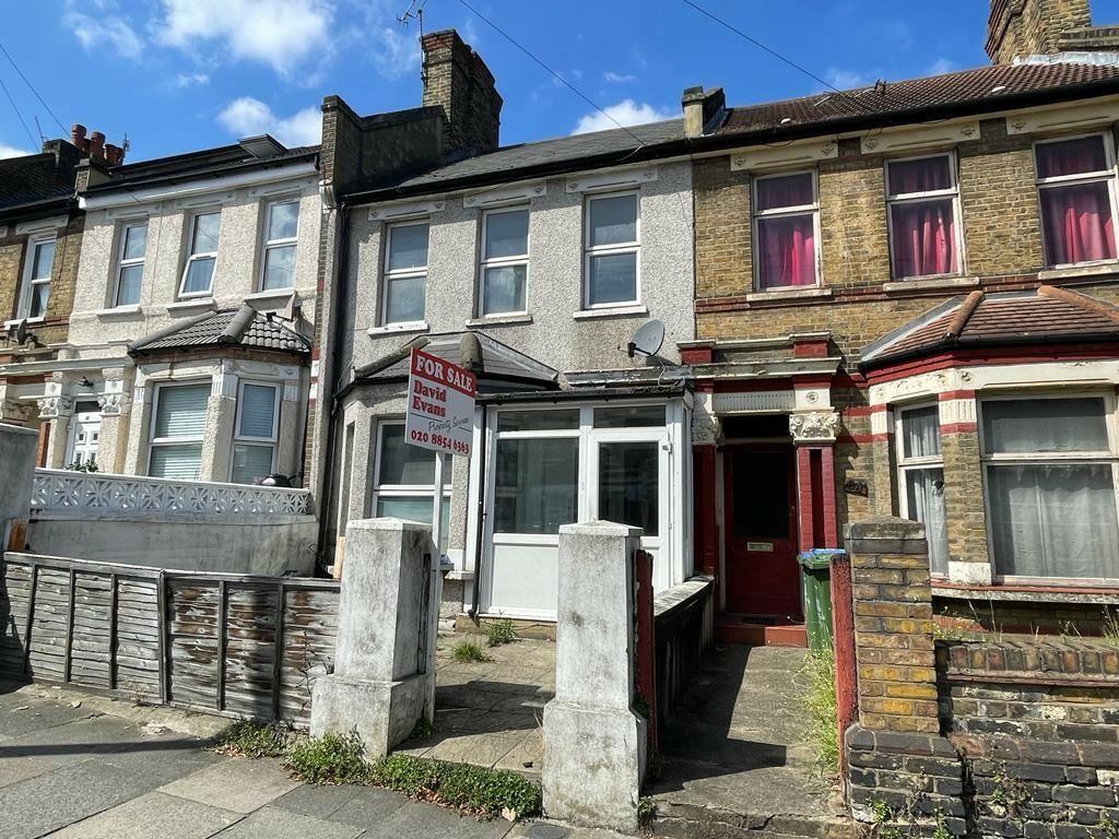 Griffin Road, London 4 bed terraced house for sale £475,000