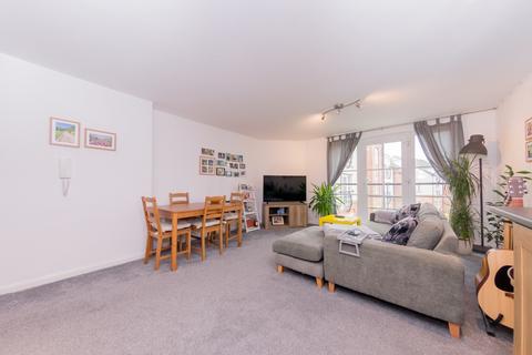 2 bedroom flat for sale, Bramley, Leeds LS13