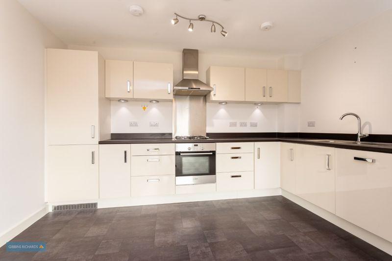 FIREPOOL 2 bed apartment for sale £180,000