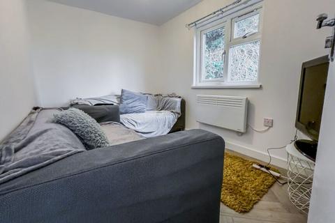 5 bedroom terraced house to rent, Rebecca Drive, Birmingham B29