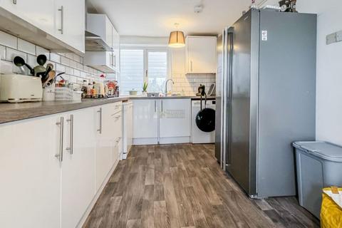5 bedroom terraced house to rent, Rebecca Drive, Birmingham B29