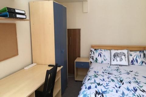 6 bedroom terraced house to rent, Heeley Road, Birmingham B29