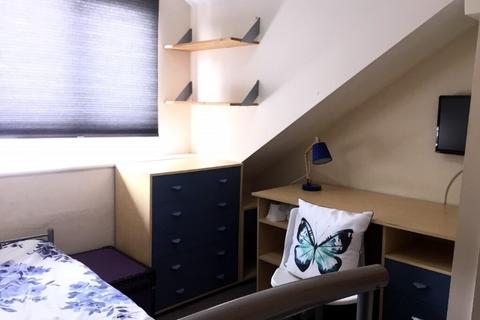 6 bedroom terraced house to rent, Heeley Road, Birmingham B29
