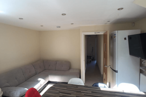 7 bedroom terraced house to rent, Heeley Road, Birmingham B29