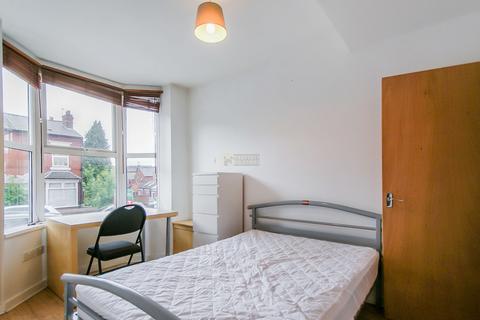 6 bedroom semi-detached house to rent, Croydon Road, Birmingham B29