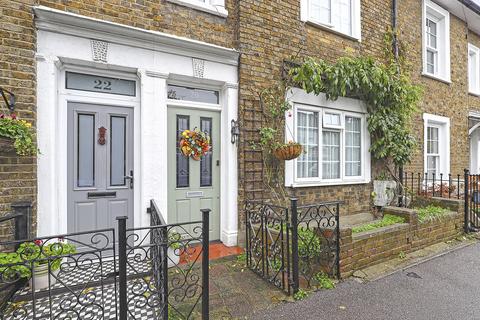 3 bedroom terraced house for sale, Hemnall Street , Epping