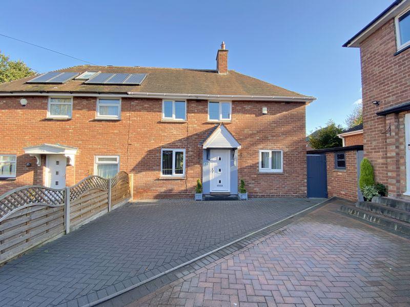 Blackberry Lane, Four Oaks, Sutton Coldfield, B74 4JF 3 bed semi