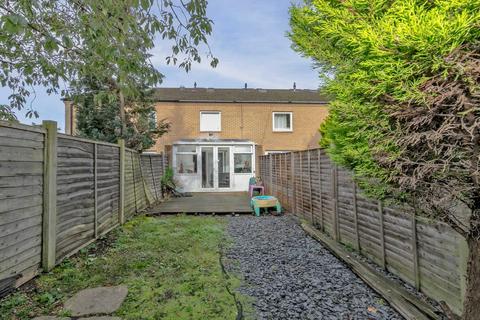 2 bedroom terraced house for sale - Woodruff Avenue, Conniburrow, Milton Keynes