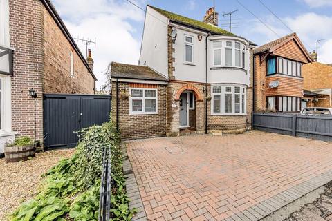 4 bedroom detached house for sale, Kirby Road, Dunstable