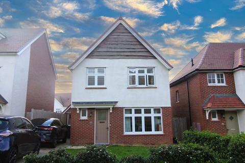 3 bedroom detached house for sale, Armstrong Road, Luton