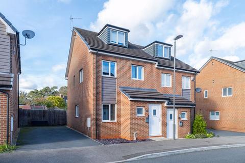 5 Bunkers Crescent, Bletchley, Milton Keynes, MK3 6FP
