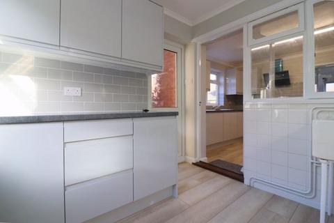 3 bedroom semi-detached house to rent, Leyson Road, Cheltenham