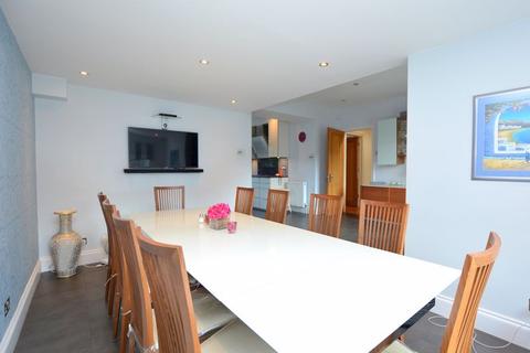 5 bedroom detached house for sale, Thornton Grove, Hatch End