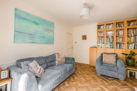 2 bedroom semi-detached bungalow for sale - Presdales Drive, Ware SG12