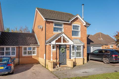 30 Wagtail Close, Horsham, RH12 5HL
