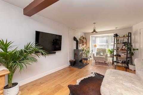30 Wagtail Close, Horsham, RH12 5HL