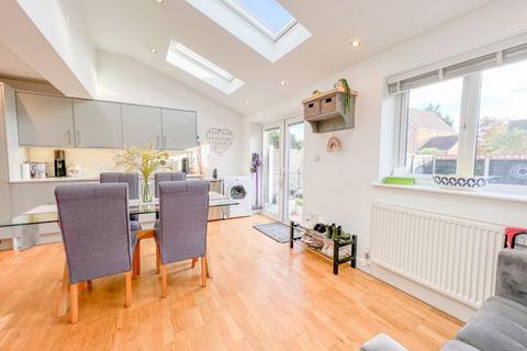 2 bedroom semi-detached house for sale, Lingfield Road, Burton-On-Trent DE14