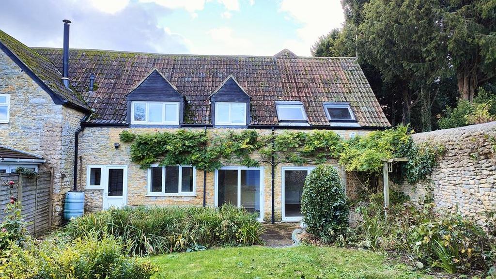 Cannon Court Mews, Milborne Port, Somerset, DT9 4 bed barn conversion