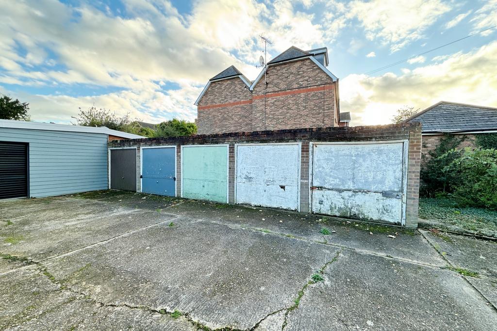 Garage at High Mead, Highmead, Rayleigh Parking £100 pcm (£23 pw)
