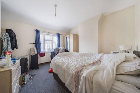 31 Williams Avenue, London, E17 5HX