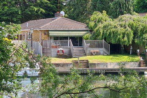 4 bedroom detached bungalow for sale, Riverside Home - Wraysbury, Berkshire