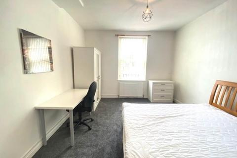2 bedroom flat to rent - Marsh, Huddersfield HD1