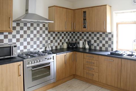 4 bedroom detached house to rent, Willow Cottage, Kidwelly
