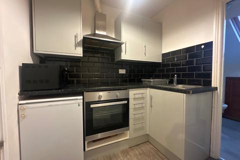 1 bedroom flat to rent, Flat 5, Russell Terrace, CV31 1HE