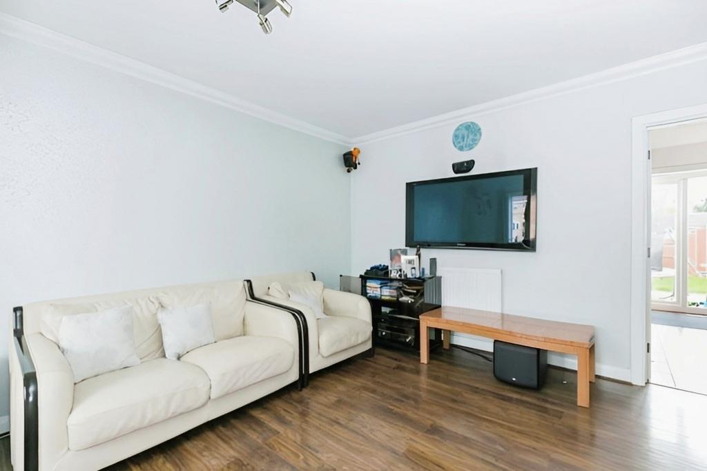 Franklins, Maple Cross WD3 3 bed end of terrace house for sale £469,000