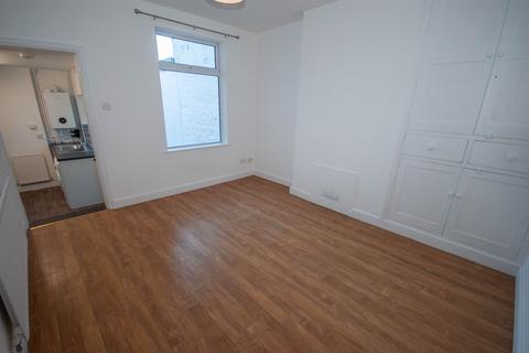 3 bedroom terraced house to rent - Charlotte Street, Rugby, CV21