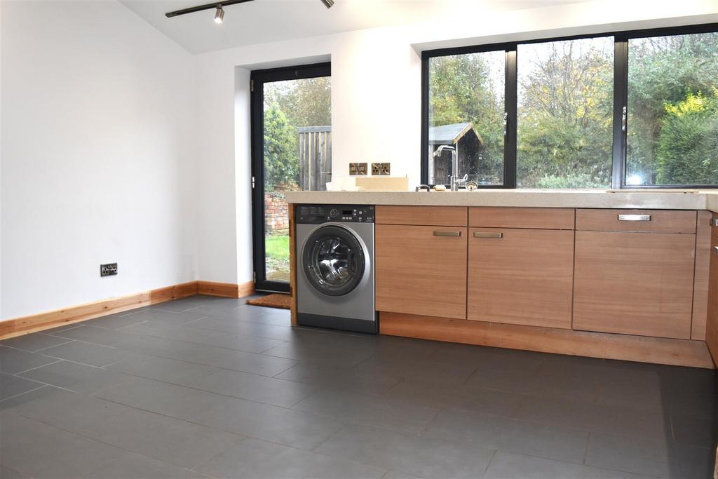 Kitchen dining room