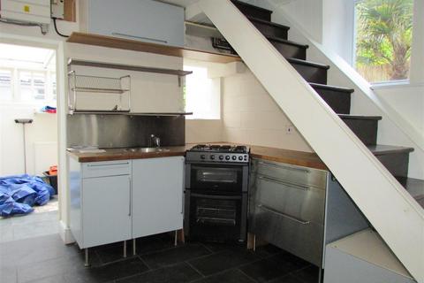 2 bedroom house to rent, Elms Close Terrace, Newlyn, Penzance