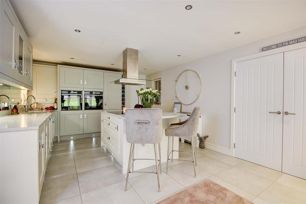 Bespoke fitted kitchen