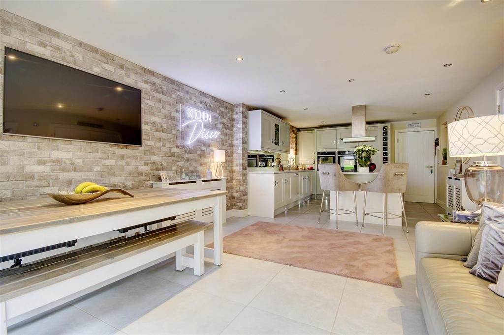 Bespoke kitchen/diner/sitting