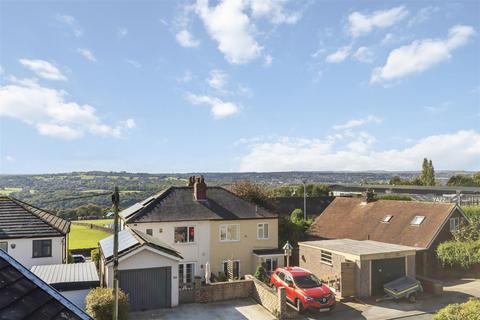 2 bedroom detached bungalow for sale, Henley Crescent, Leeds LS19