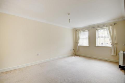 2 bedroom flat for sale, Navigation Drive, Bradford BD10