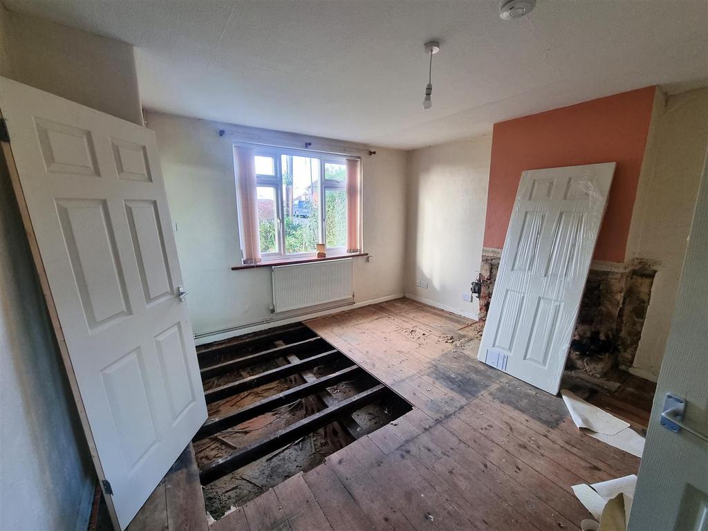 Seymour Road, Trowbridge 3 bed semidetached house for sale £135,000