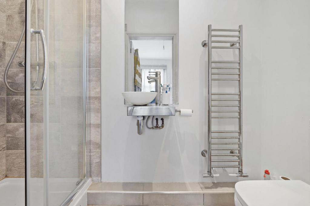 En suite shower room