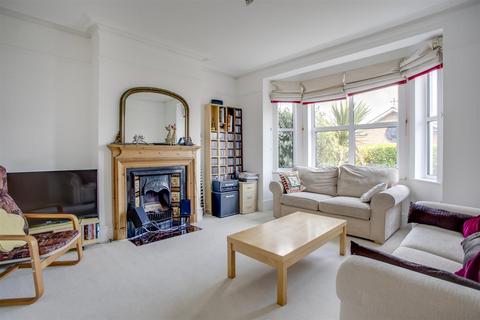 35 The Crosspath, Radlett, WD7 8HR