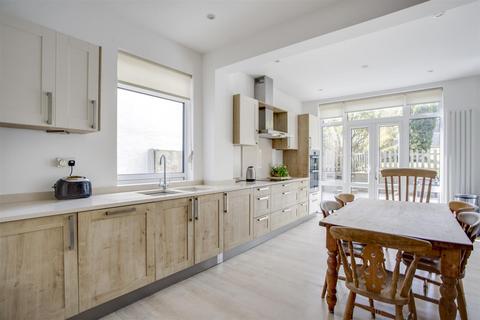 35 The Crosspath, Radlett, WD7 8HR