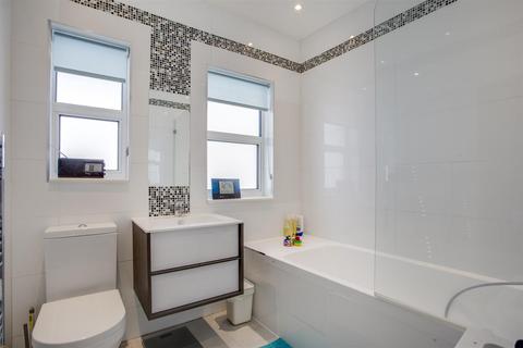35 The Crosspath, Radlett, WD7 8HR