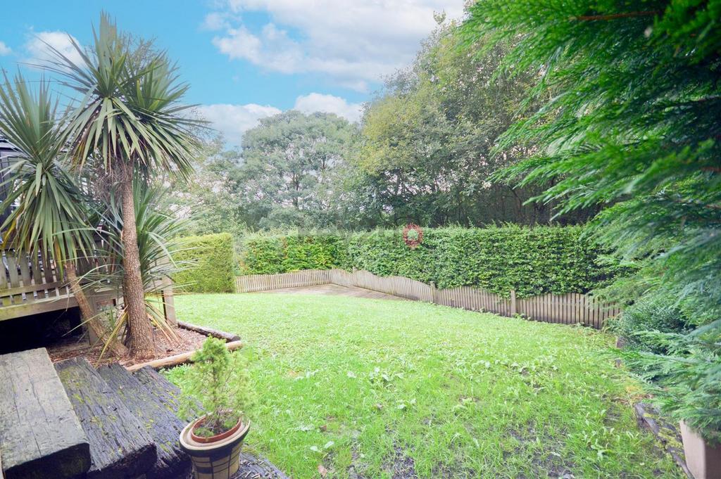 Moor Valley Close, Mosborough, Sheffield, S20 5 bed detached house for