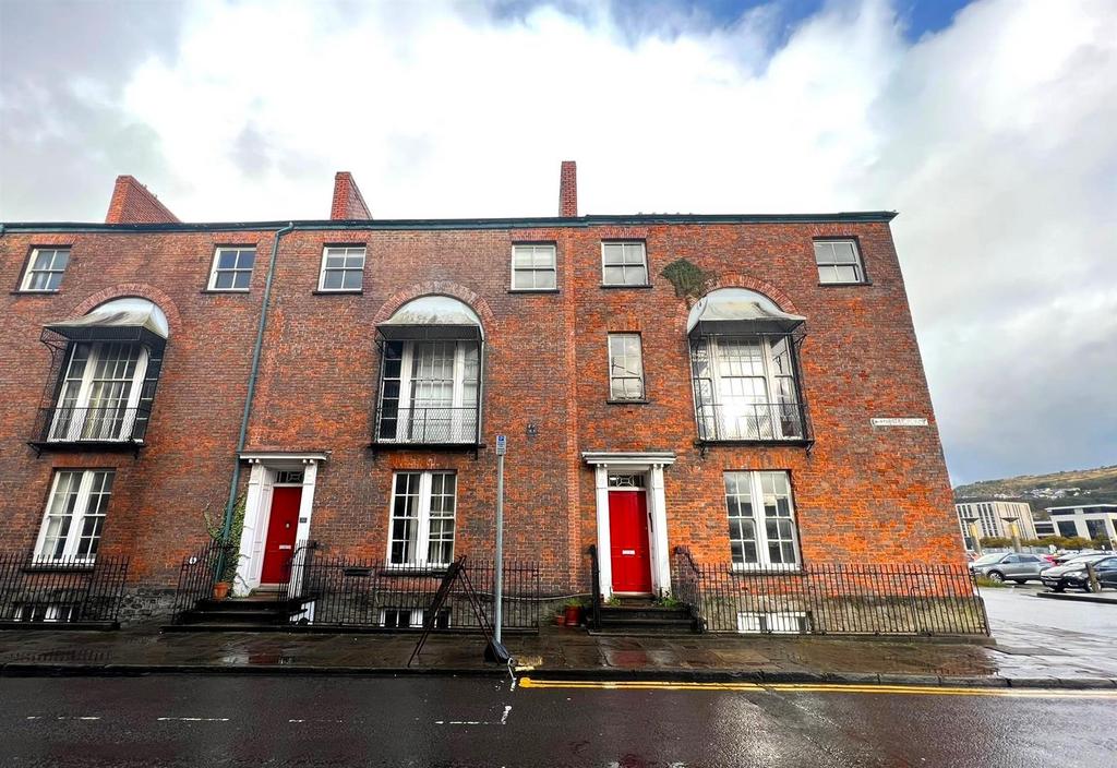 Cambrian Place, Marina, Swansea 2 bed apartment for sale £130,000