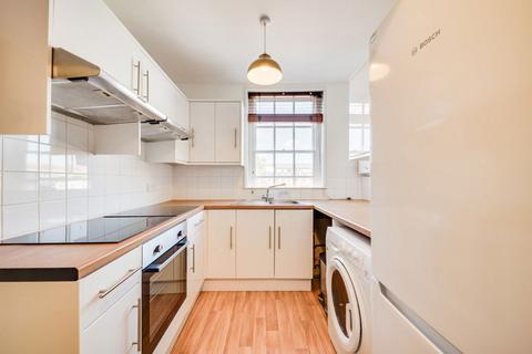 5 bedroom flat to rent, Castle Street, Canterbury