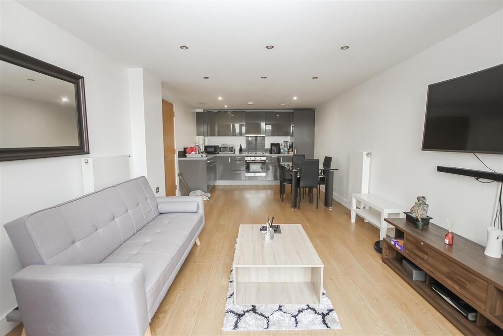 Lounge/Kitchen