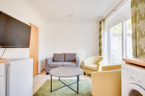 5 bedroom house to rent - Warwick Road, Canterbury