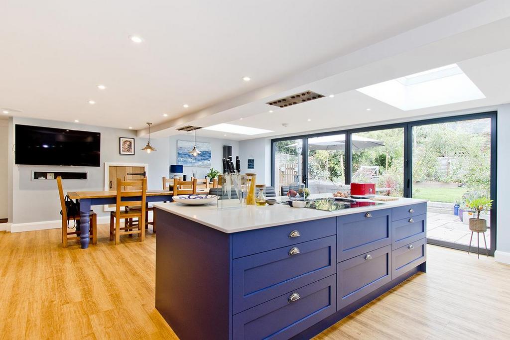 Kitchen3.jpg